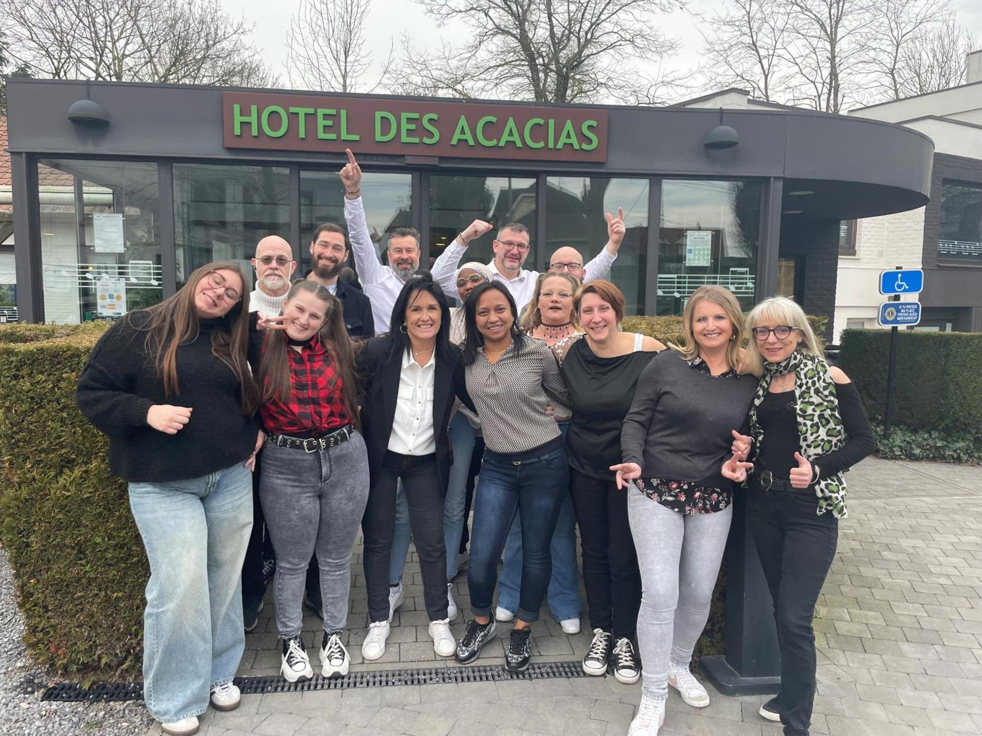 Logis Hotel Restaurant Des Acacias Lille Neuville En Ferrain Neuville-en-Ferrain Exterior photo